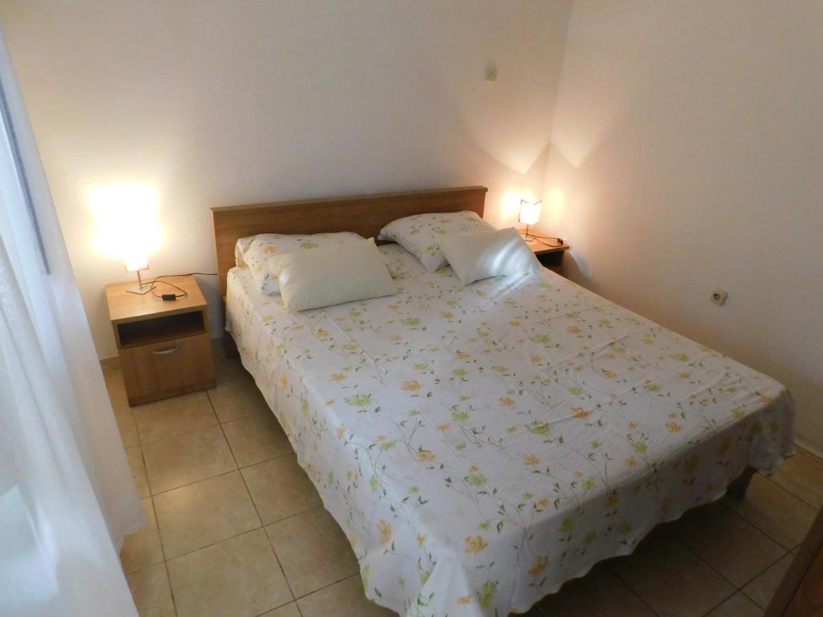 Apartments Marica Кърк Екстериор снимка