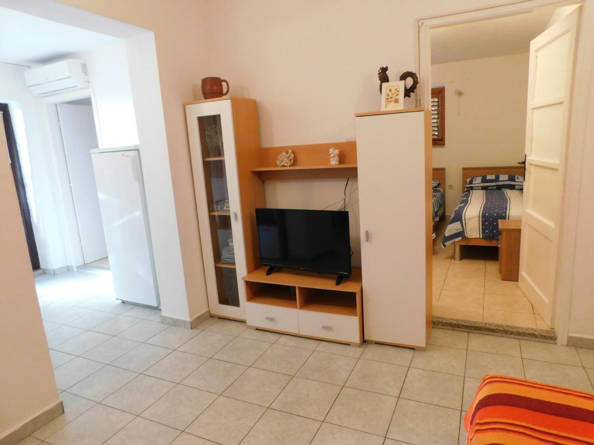 Apartments Marica Кърк Екстериор снимка