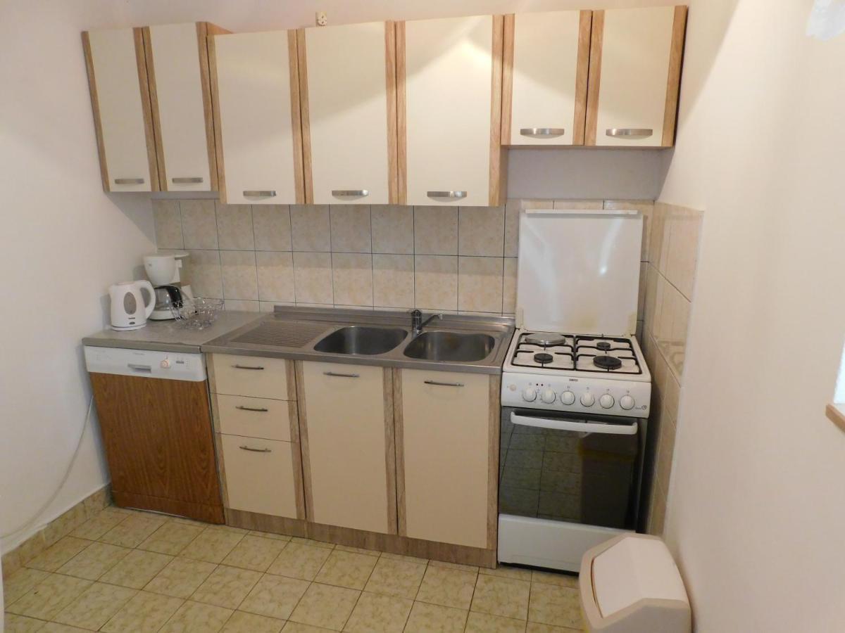 Apartments Marica Кърк Екстериор снимка