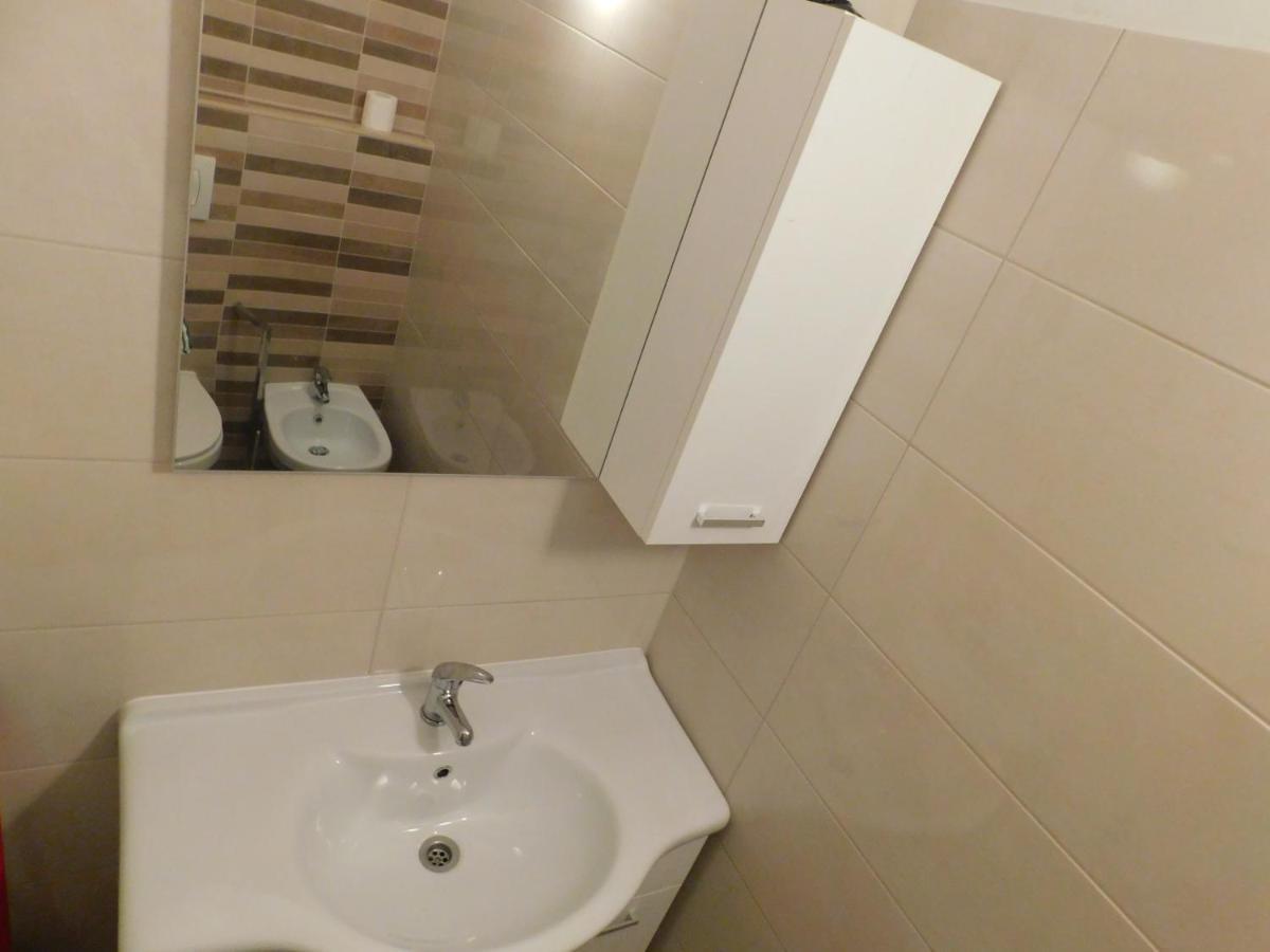 Apartments Marica Кърк Екстериор снимка