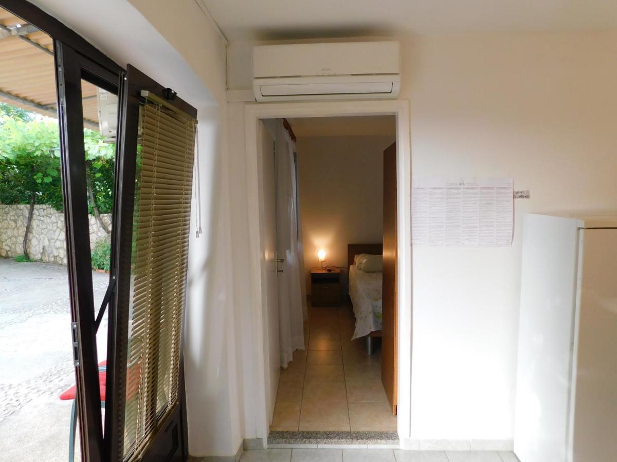 Apartments Marica Кърк Екстериор снимка