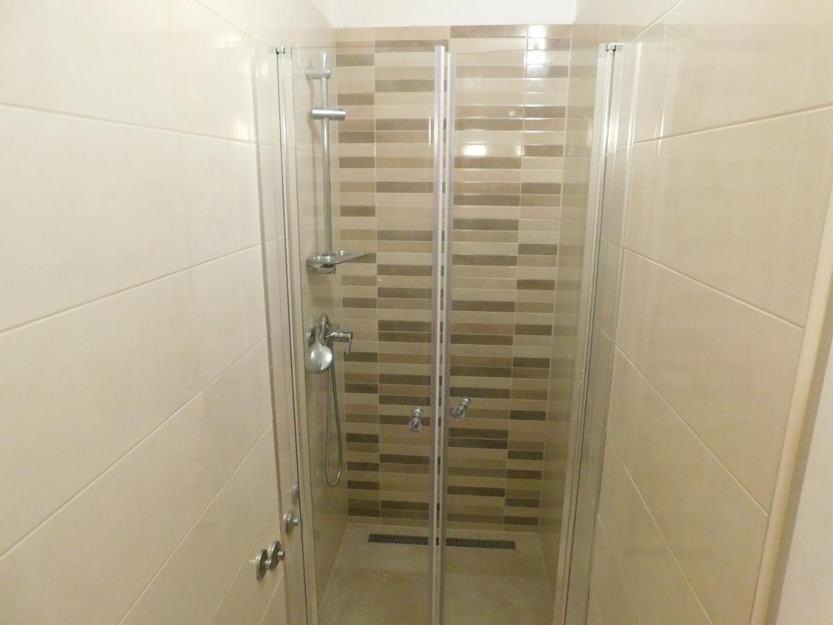 Apartments Marica Кърк Екстериор снимка