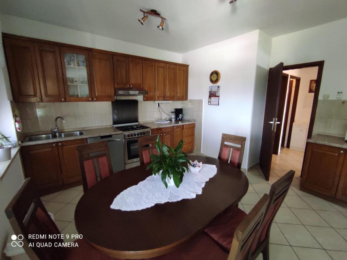 Apartments Marica Кърк Екстериор снимка