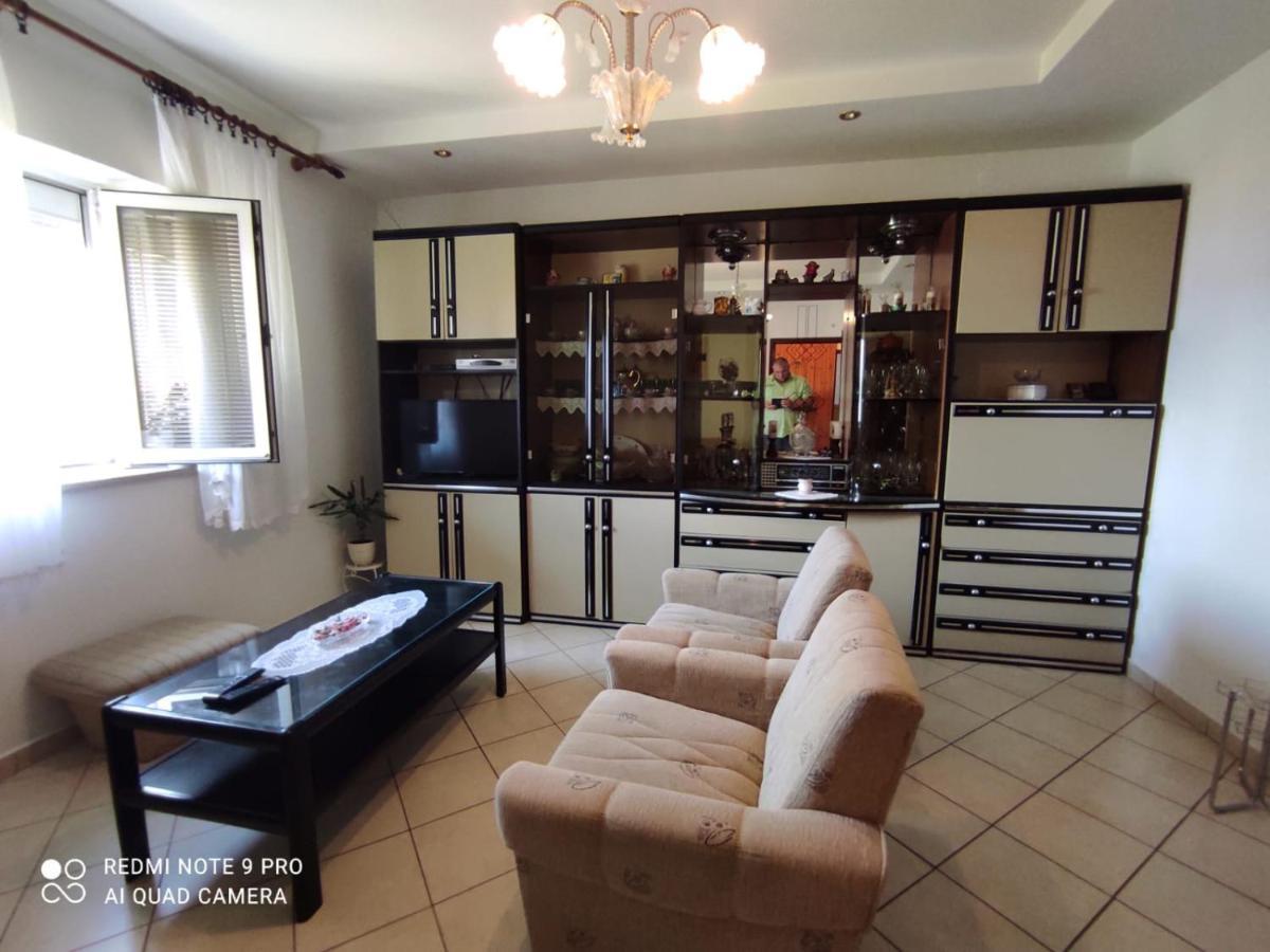 Apartments Marica Кърк Екстериор снимка