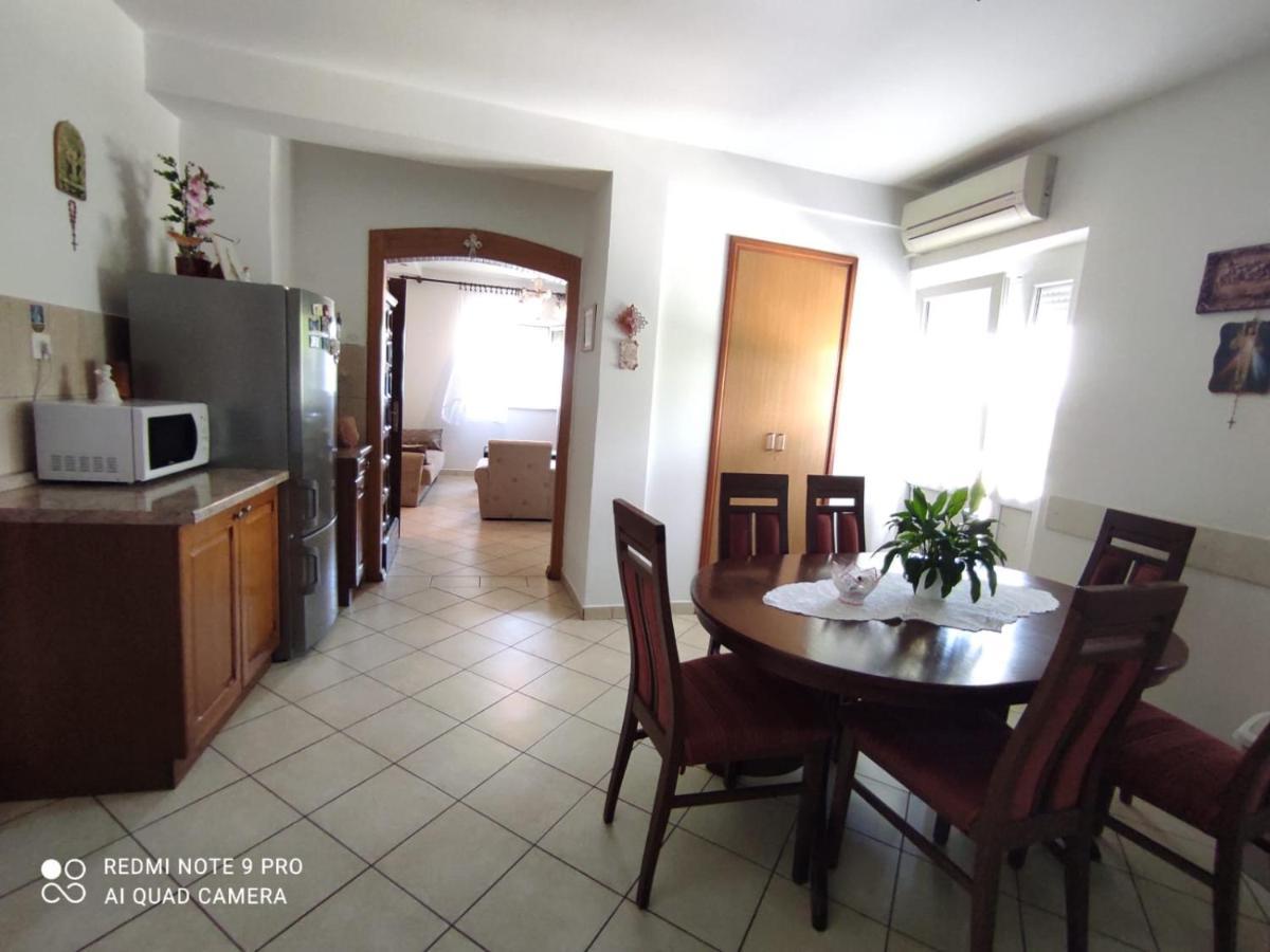 Apartments Marica Кърк Екстериор снимка