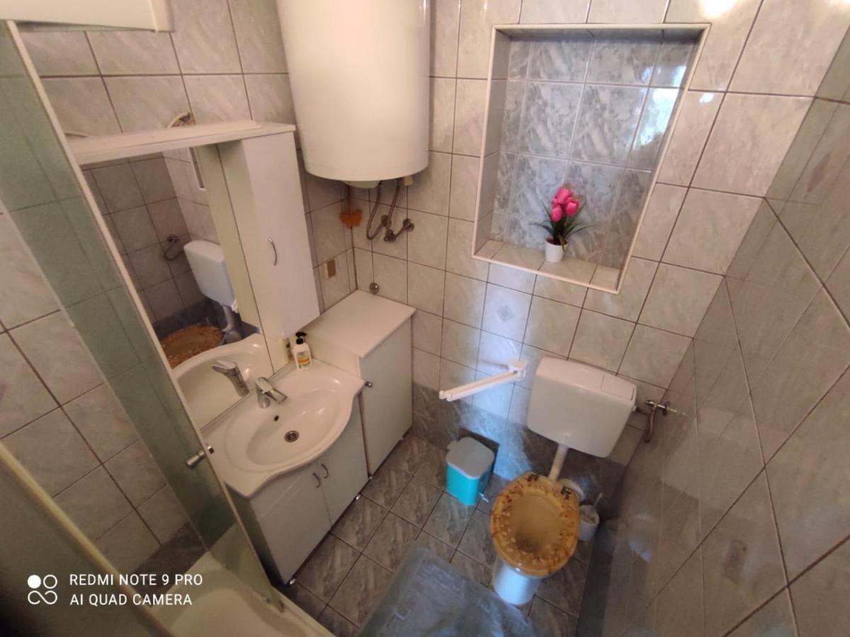 Apartments Marica Кърк Екстериор снимка