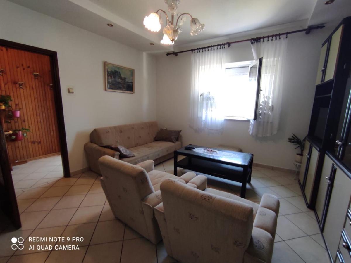 Apartments Marica Кърк Екстериор снимка