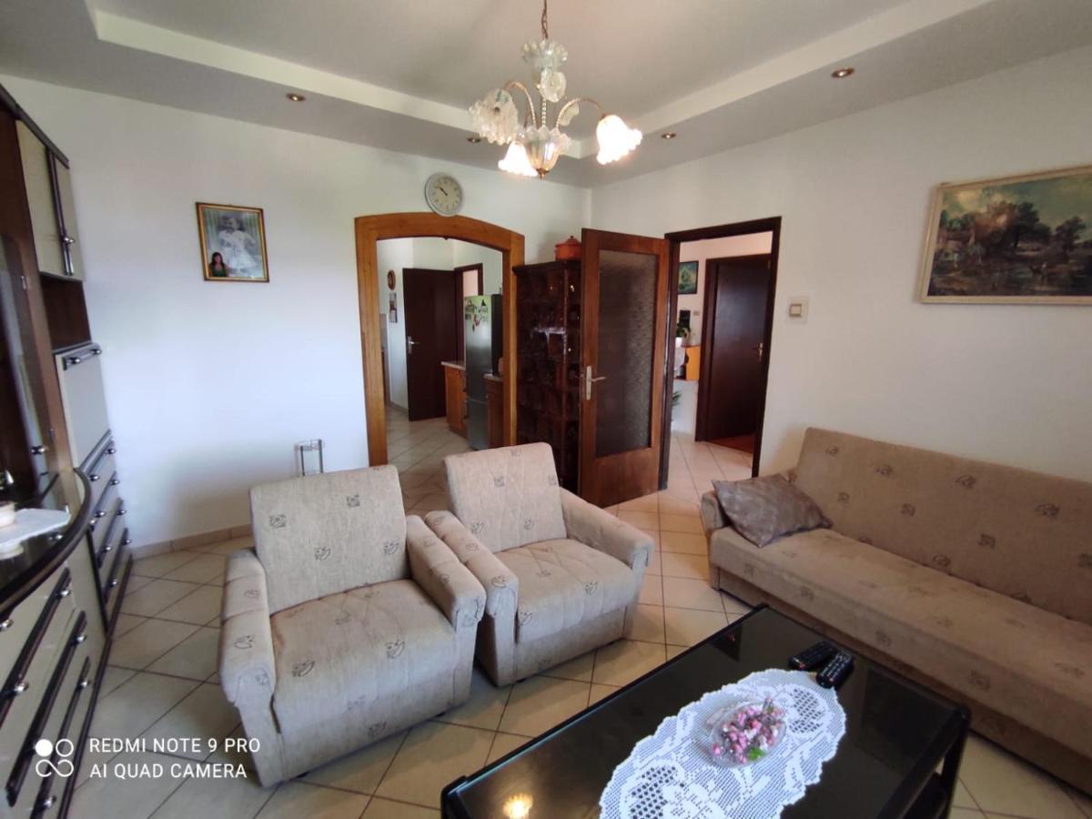 Apartments Marica Кърк Екстериор снимка